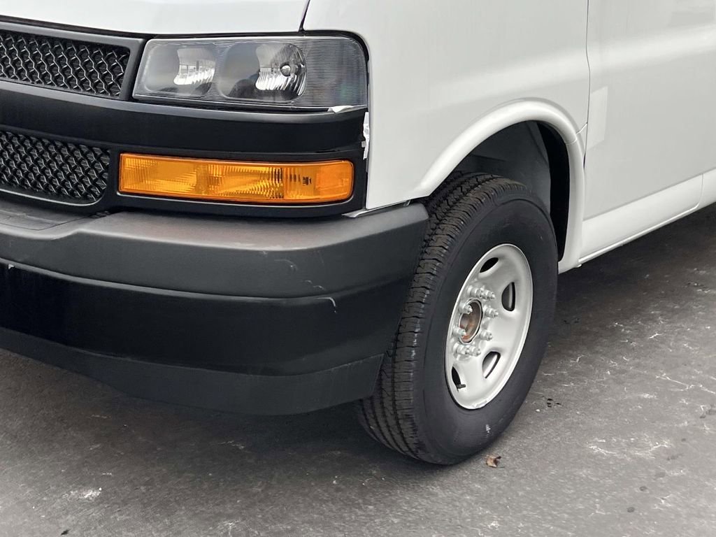 New 2025 Chevrolet Express 2500 w/ Driver Convenience Package image 7