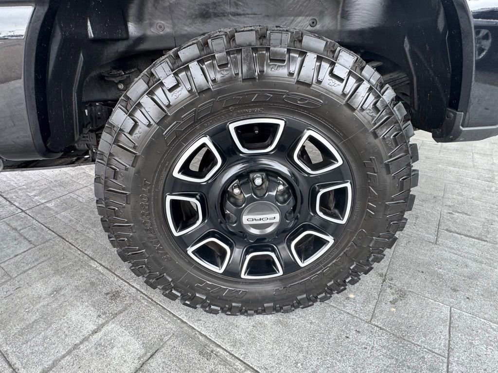 Used 2023 Ford F250 Platinum image 4