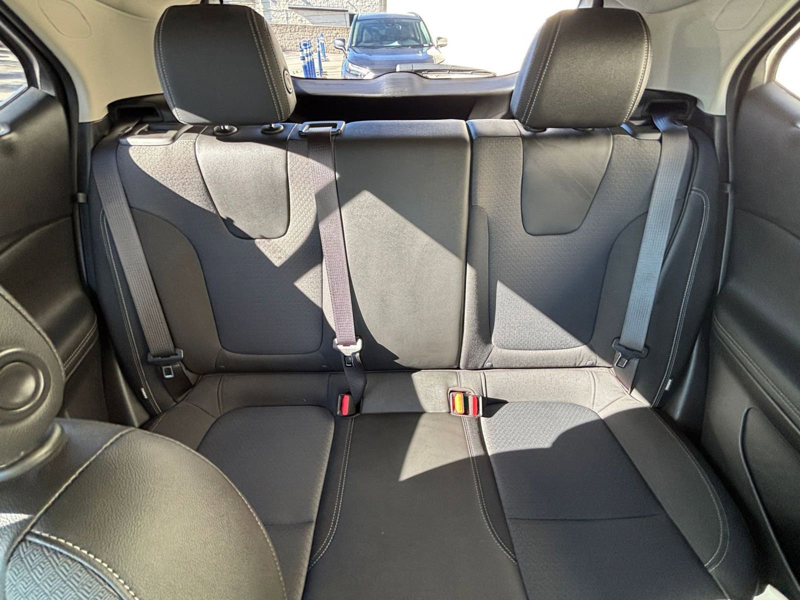 Used 2025 Buick Encore GX Preferred image 38