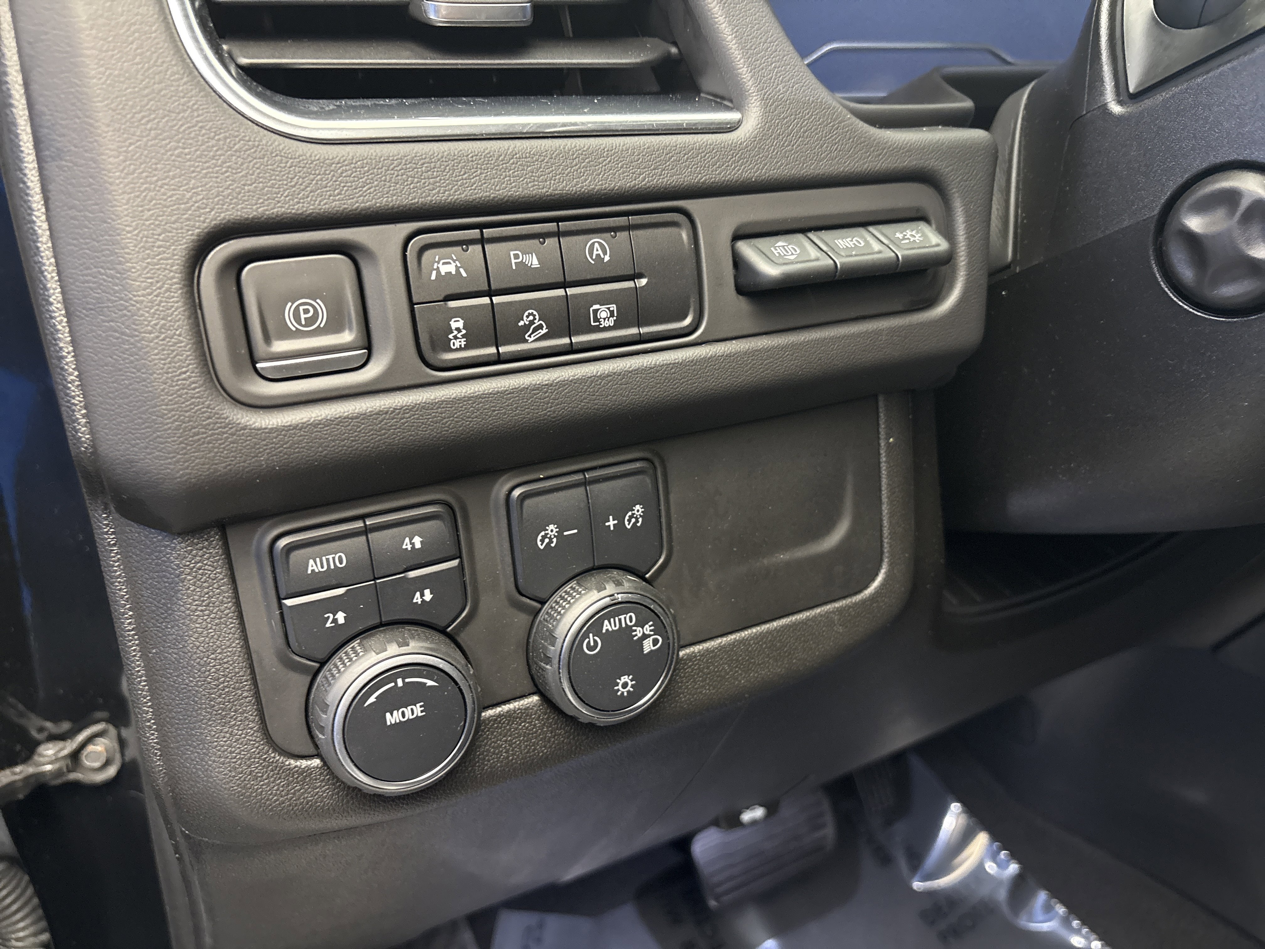 Used 2023 Chevrolet Tahoe Premier image 12