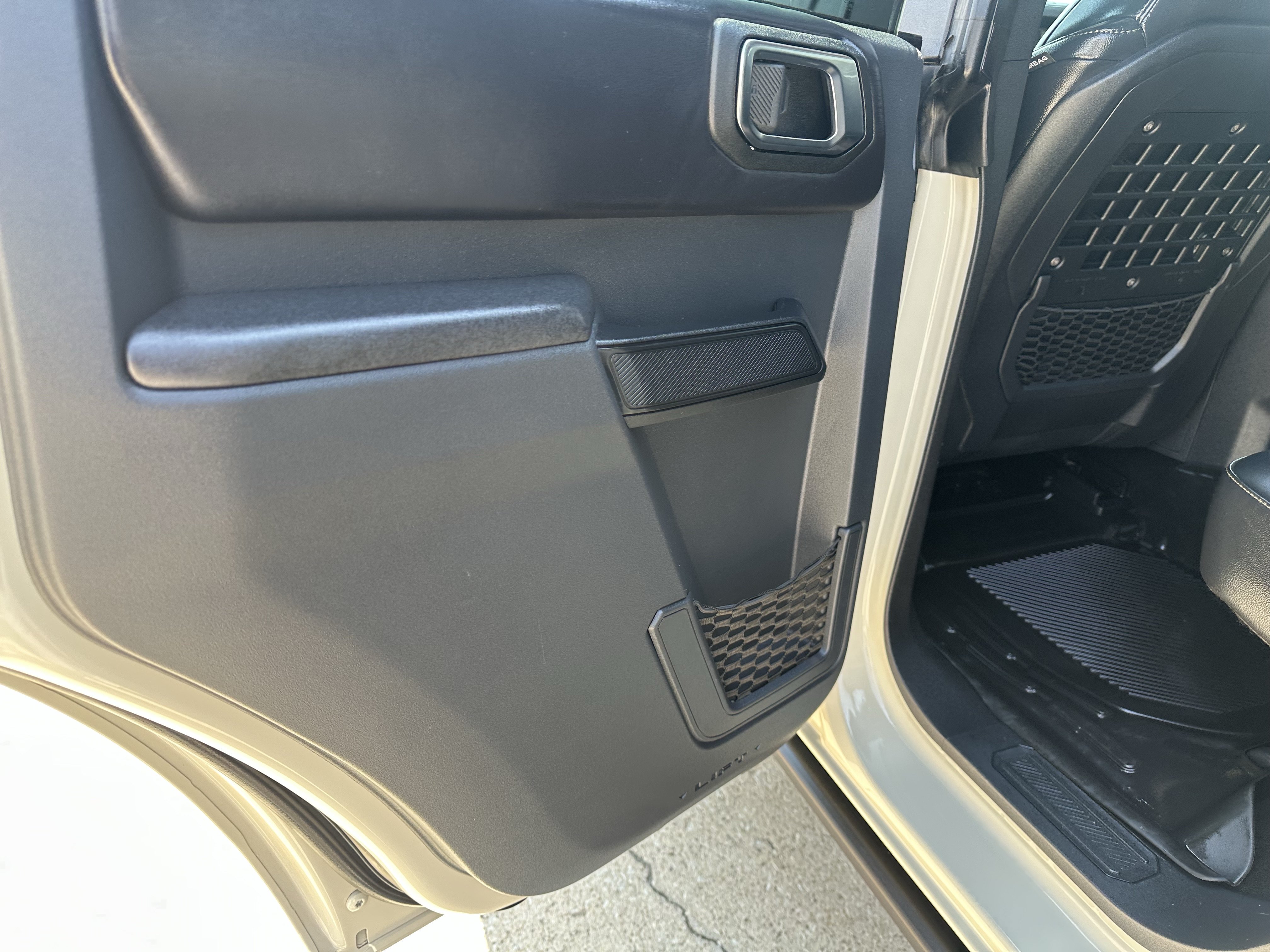 Used 2025 Ford Bronco Badlands AWD/4WD image 9