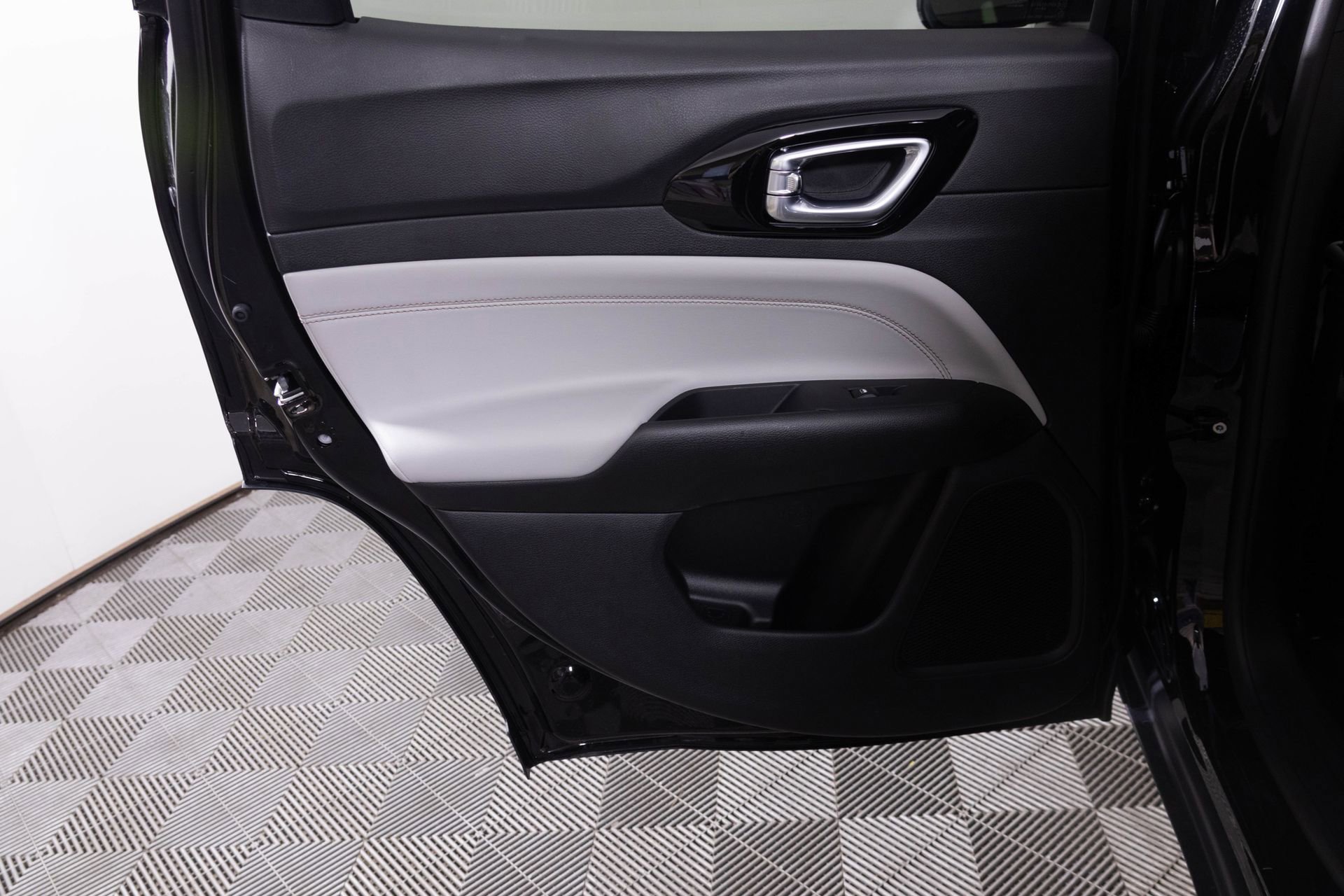 New 2026 Jeep Compass Limited image 26