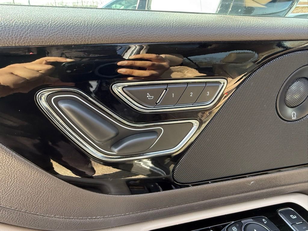 Used 2020 Lincoln Aviator Reserve w/ Equipment Group 201A image 16