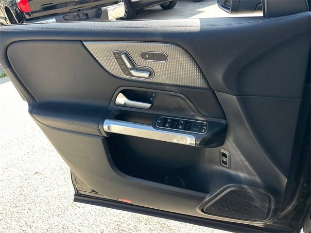 Used 2023 Mercedes-Benz GLB 250 4MATIC image 21
