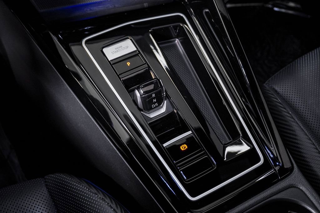 Used 2024 Volkswagen Golf R image 28