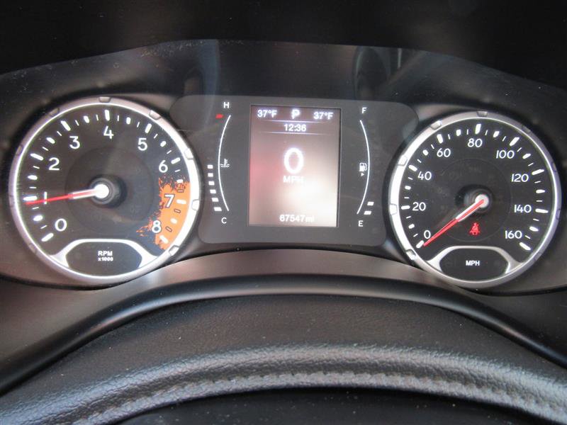 Used 2015 Jeep Renegade Latitude image 15