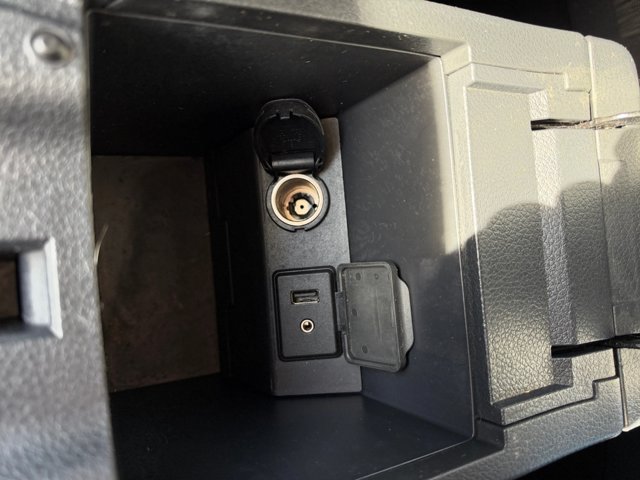 Used 2015 Nissan Sentra SV w/ Navigation Package FWD image 12