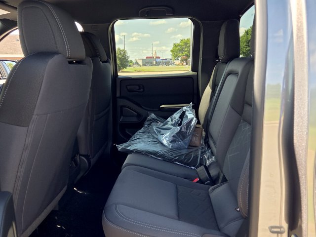 New 2027 Nissan Frontier SV w/ SV Convenience Package RWD image 6
