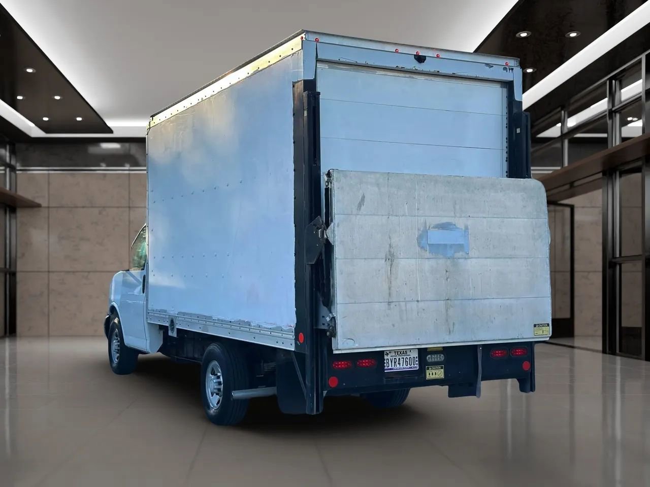 Used 2015 Chevrolet Express 3500 image 2