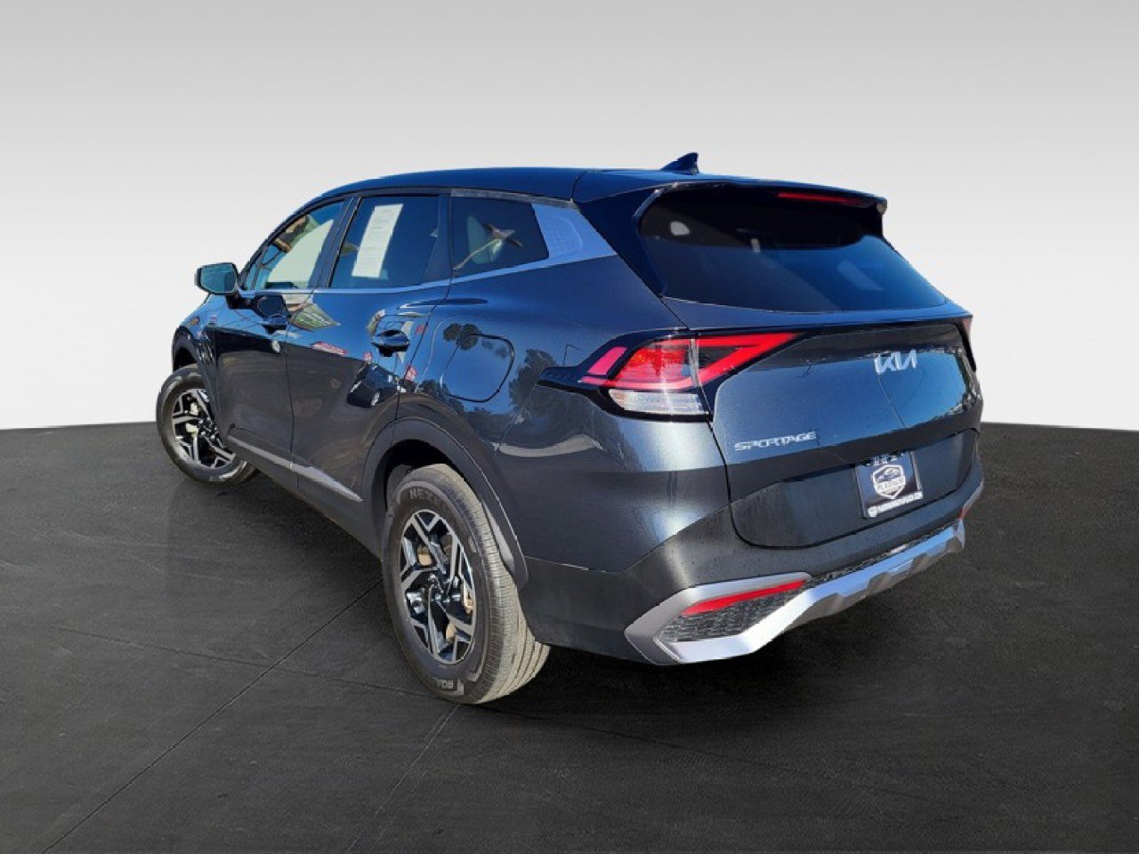 Used 2024 Kia Sportage LX image 5