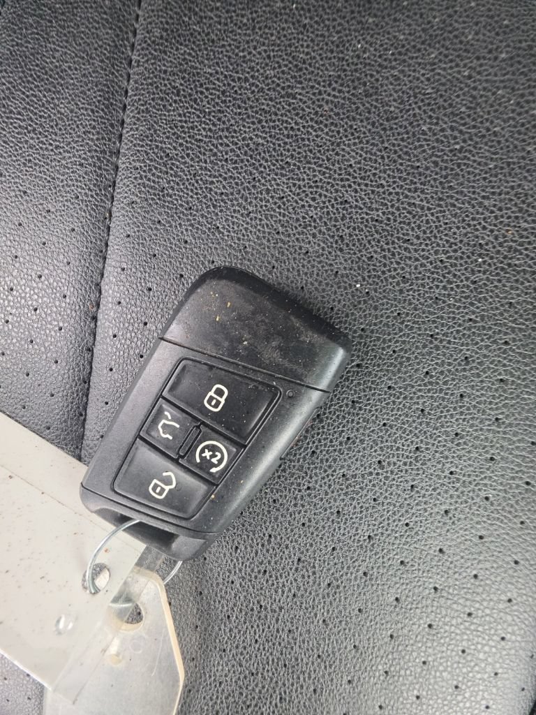 Used 2023 Volkswagen Tiguan SE R-Line AWD/4WD image 36