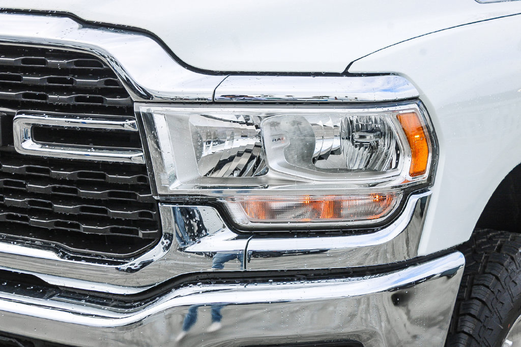 Used 2024 RAM 2500 Big Horn AWD/4WD image 5