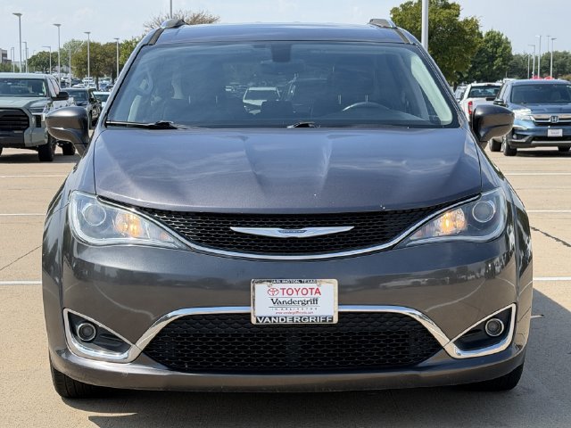 Used 2018 Chrysler Pacifica Touring-L w/ Tire & Wheel Group FWD image 7