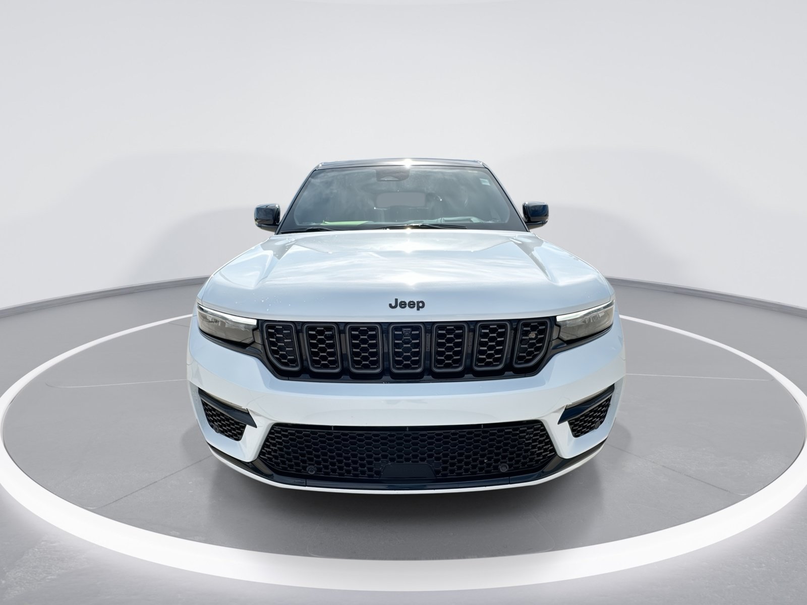 Used 2025 Jeep Grand Cherokee Summit AWD/4WD image 3