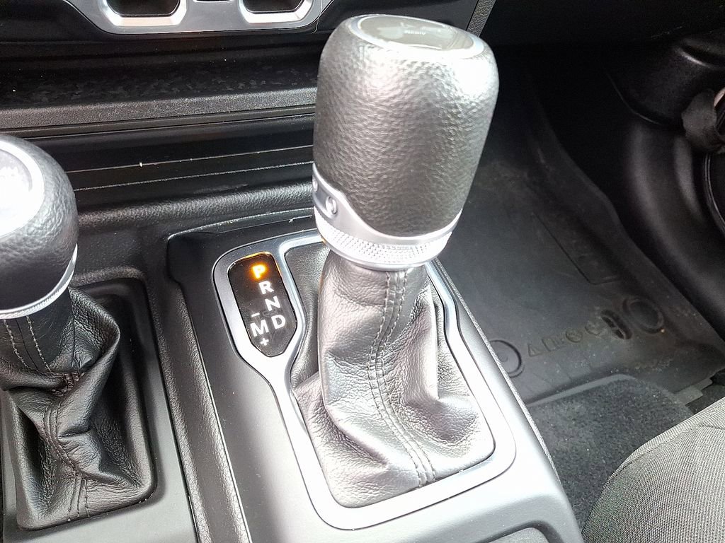 Used 2023 Jeep Wrangler Unlimited w/ Cold Weather Group image 15