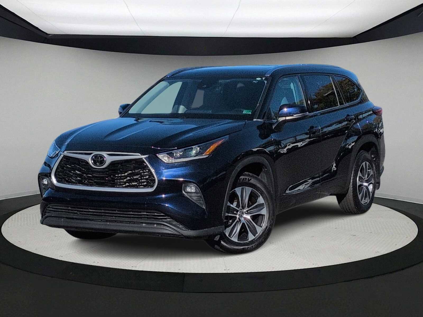 Used 2021 Toyota Highlander XLE