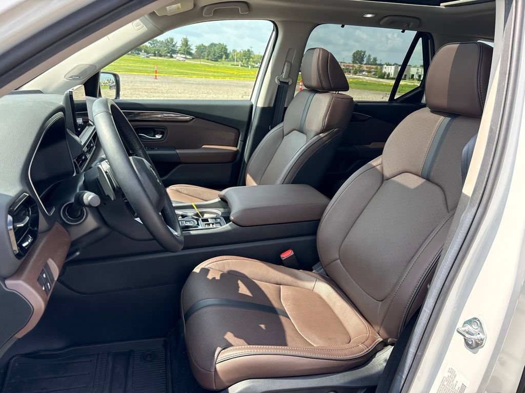 Used 2025 Honda Pilot Elite image 19