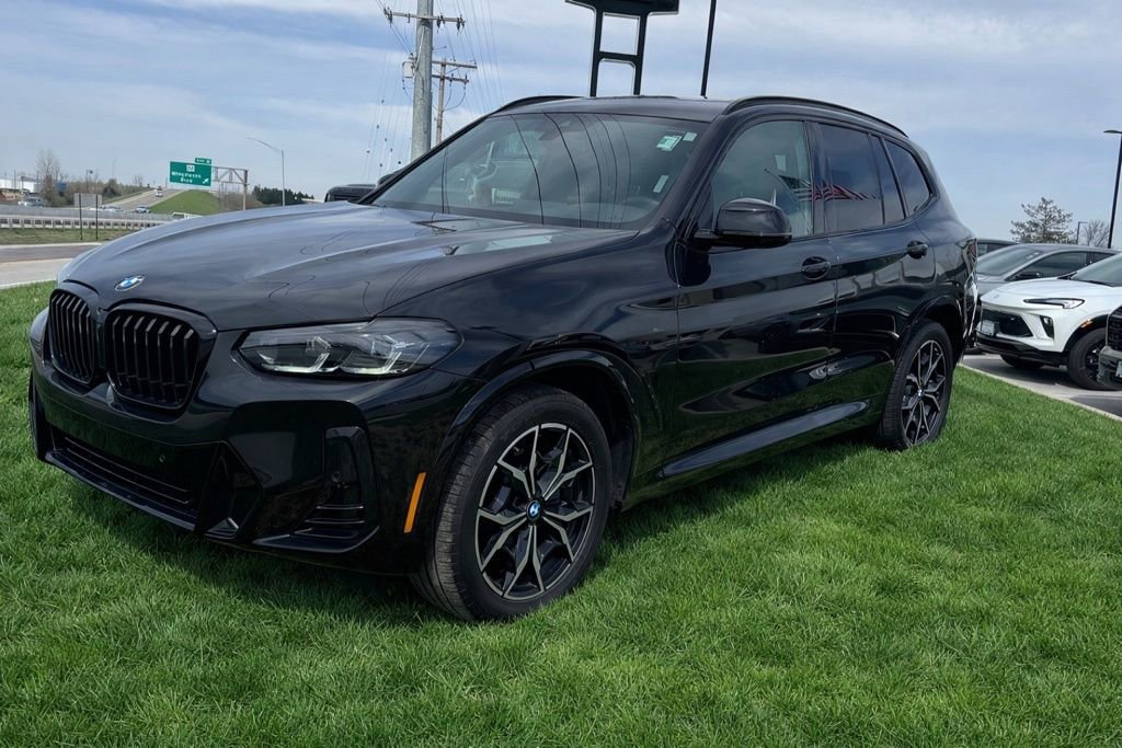 Used 2023 BMW X3 xDrive30i w/ M Sport Package image 3
