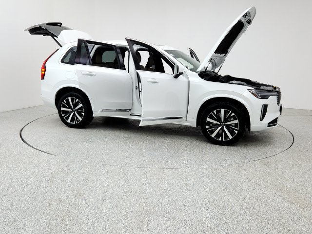 New 2025 Volvo XC90 B6 Core w/ Climate Package AWD/4WD image 10