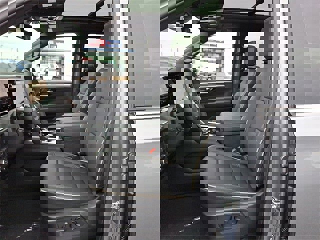 New 2026 Chevrolet Suburban Premier w/ Sun And Tow Package image 10