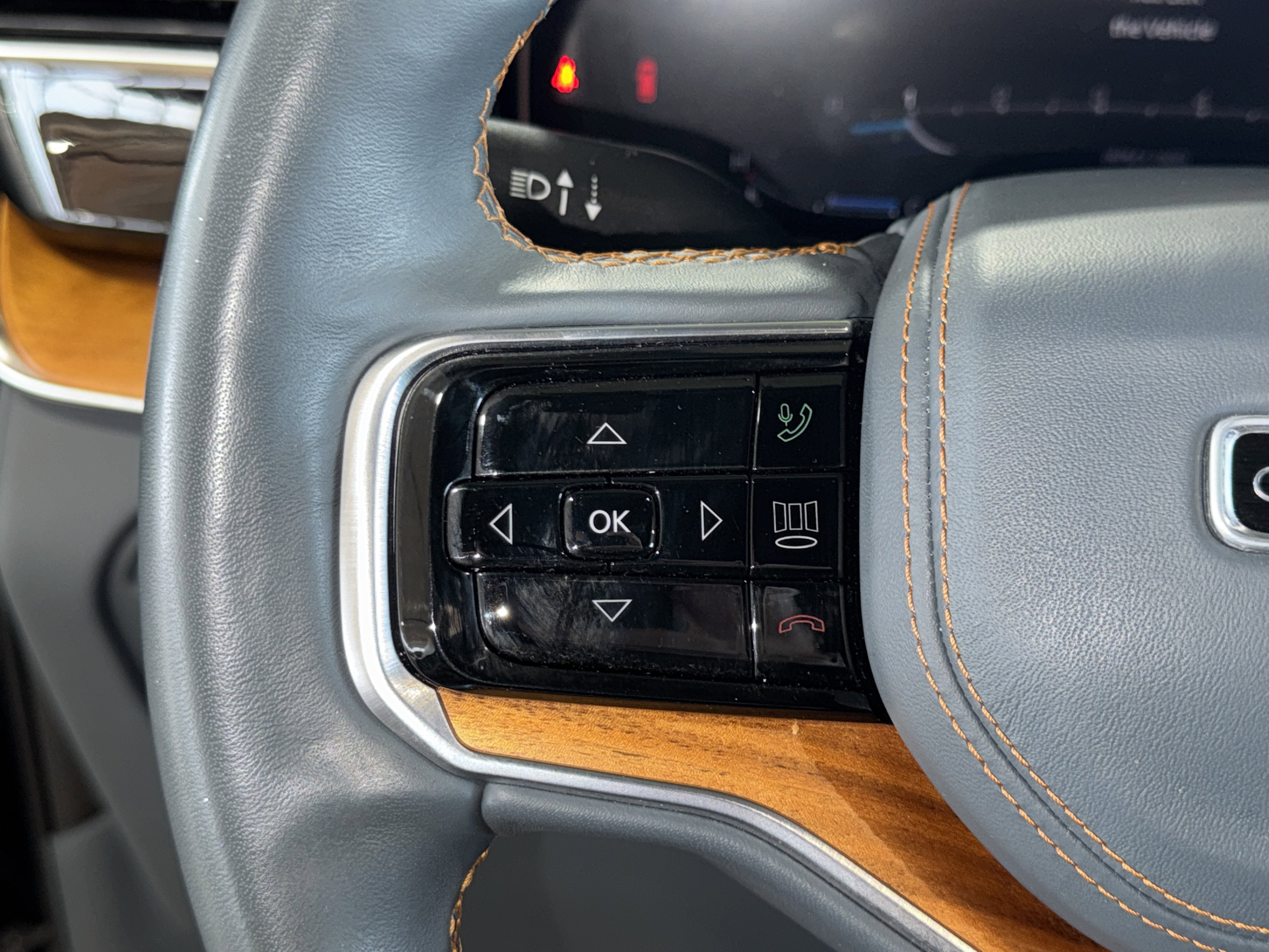 Used 2023 Jeep Grand Wagoneer Series III image 23