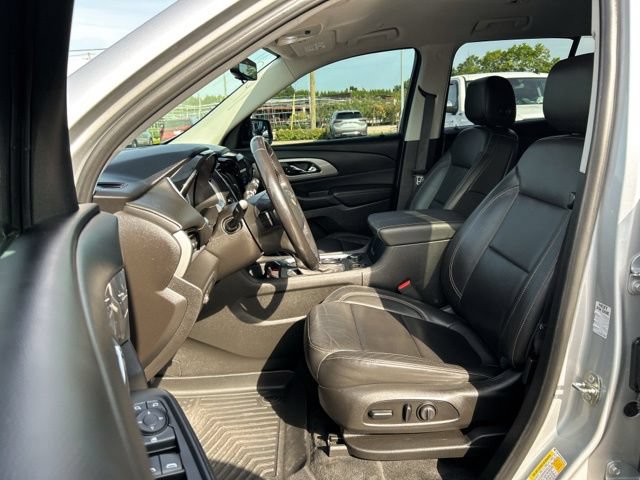 Used 2021 Chevrolet Traverse LT w/ LT Premium Package AWD/4WD image 30