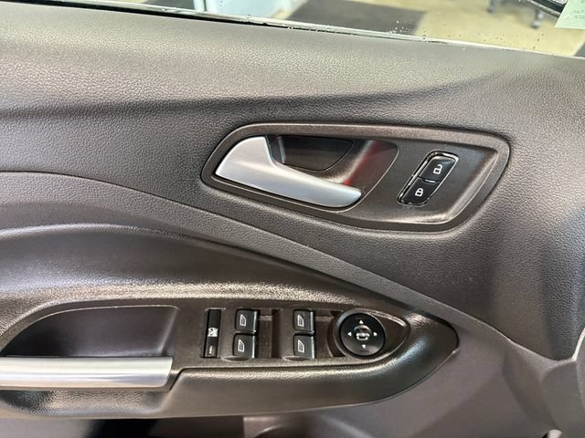 Used 2013 Ford C-MAX SEL FWD image 17