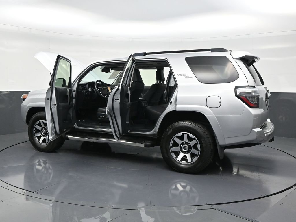 Used 2020 Toyota 4Runner TRD Off-Road Premium w/ Moonroof Package AWD/4WD image 32
