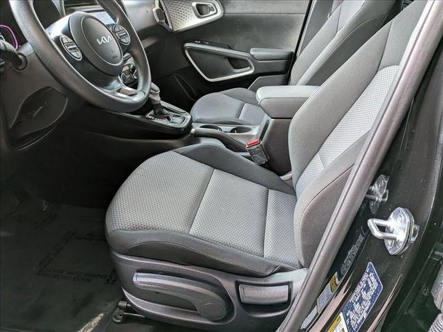 Used 2023 Kia Soul LX FWD image 15