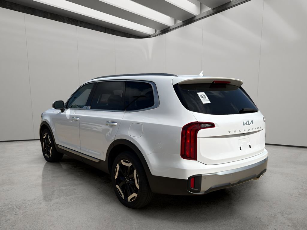 Used 2025 Kia Telluride S image 3