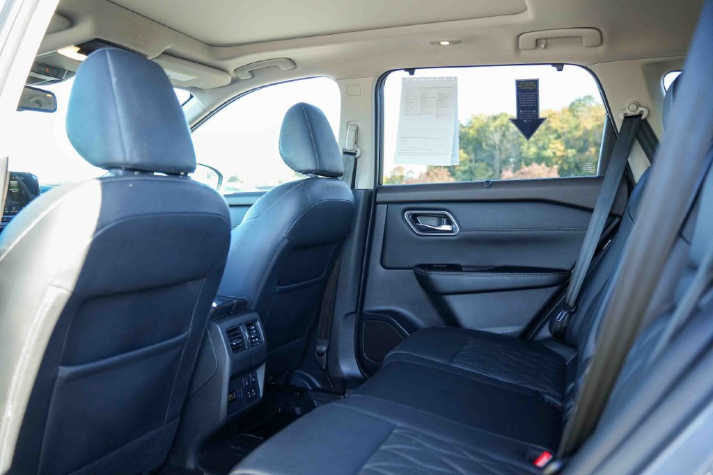 Used 2021 Nissan Rogue Platinum AWD/4WD image 24
