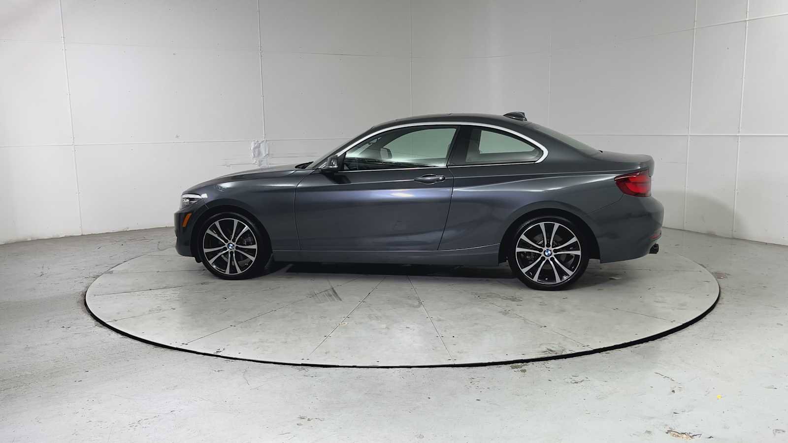 Used 2020 BMW 230i Coupe w/ Premium Package image 4