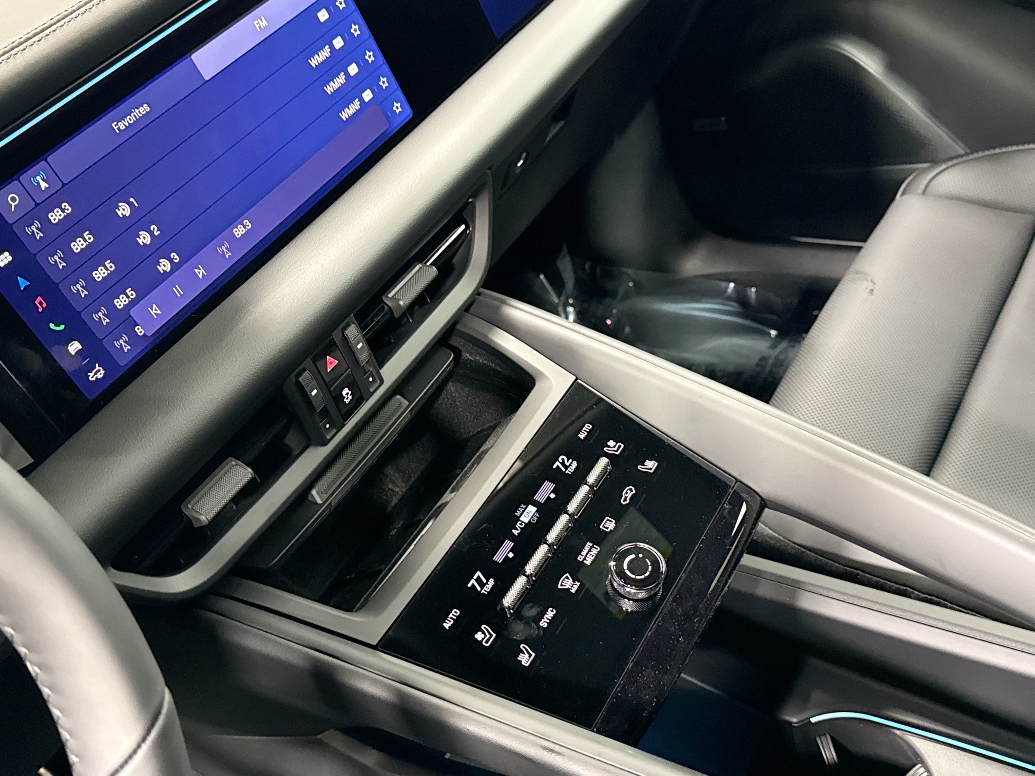 Certified 2026 Porsche Macan Electric RWD image 27