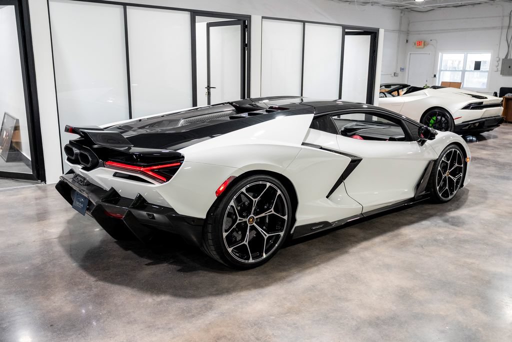 Used 2025 Lamborghini Revuelto AWD/4WD image 44