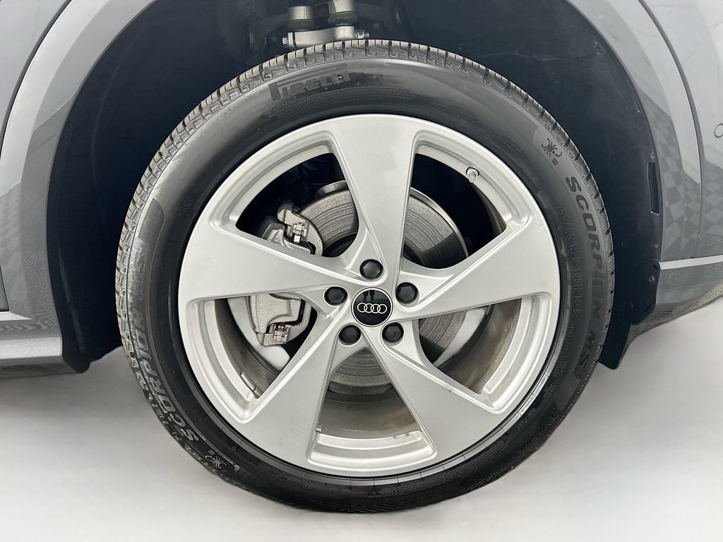 Certified 2025 Audi Q5 Premium AWD/4WD image 31