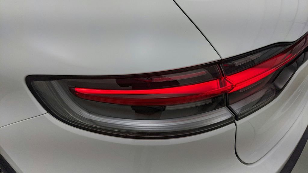 Certified 2022 Porsche Macan image 40