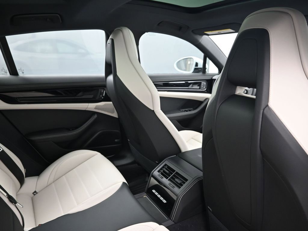 New 2026 Porsche Panamera 4 image 7