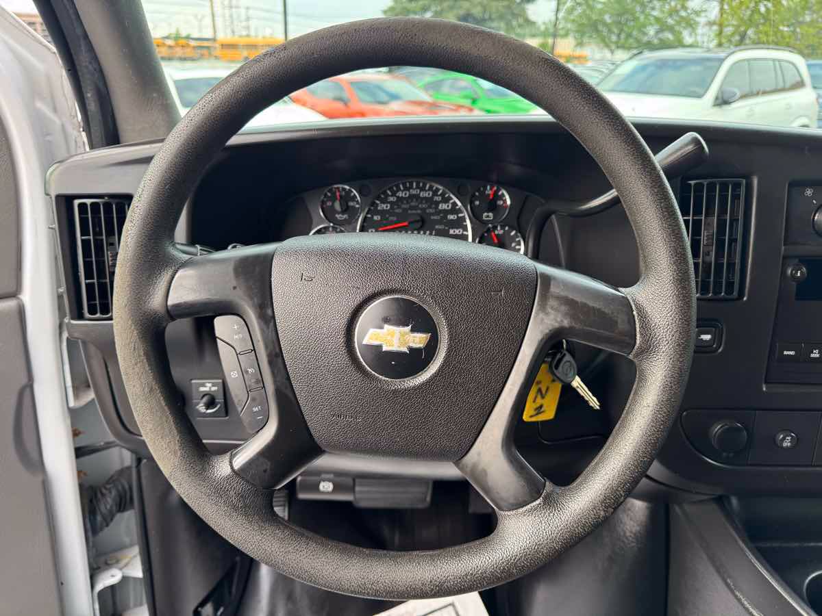 Used 2014 Chevrolet Express 1500 RWD image 12