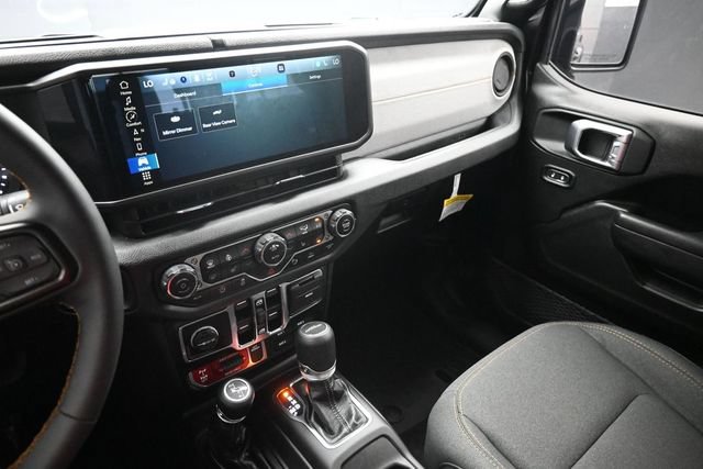 Used 2024 Jeep Gladiator Sport AWD/4WD image 8