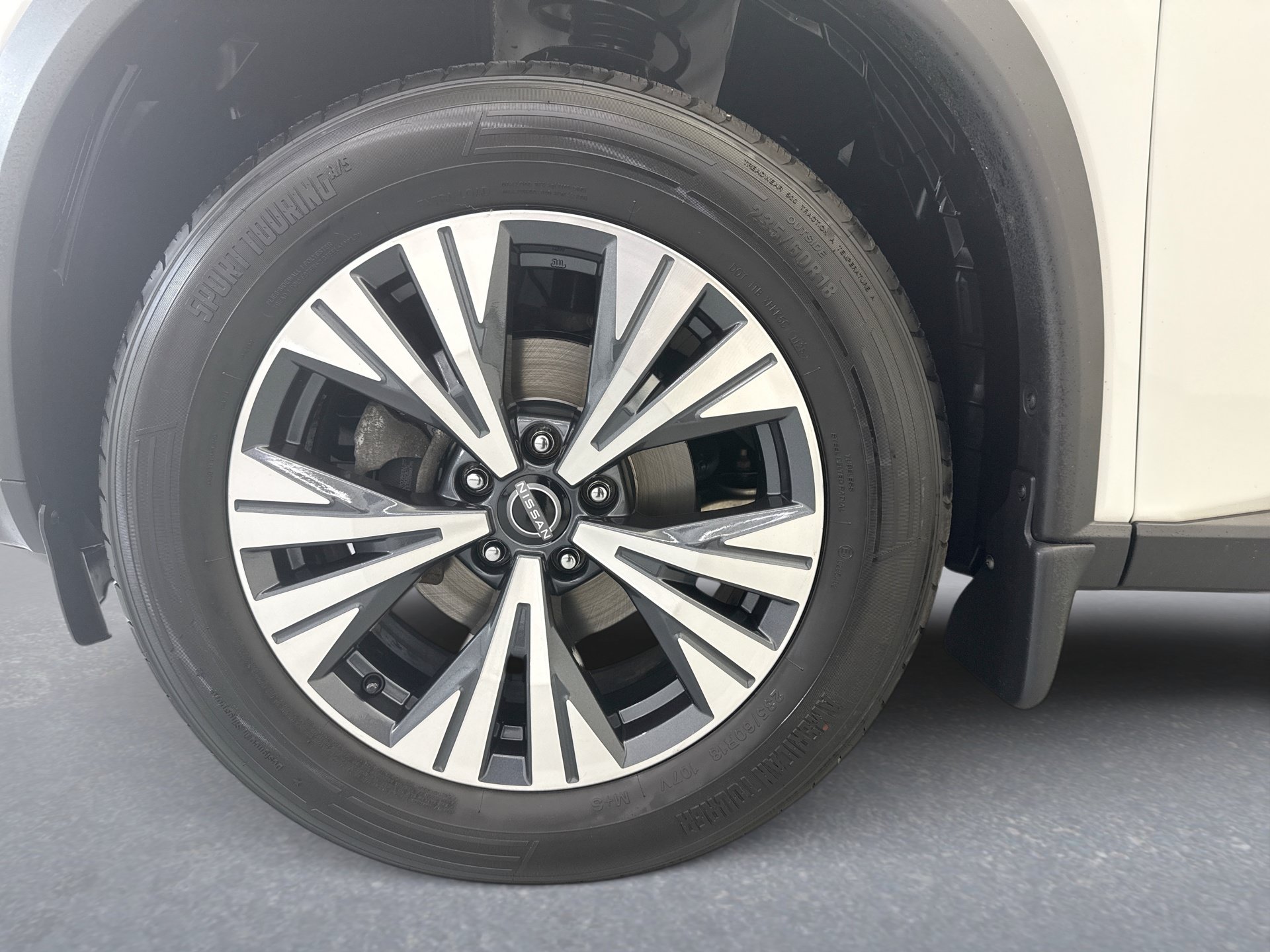 Used 2023 Nissan Rogue SV AWD/4WD image 24