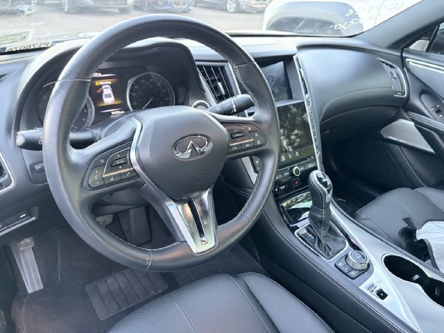Used 2022 INFINITI Q60 3.0t Luxe w/ Essential Package AWD/4WD image 5