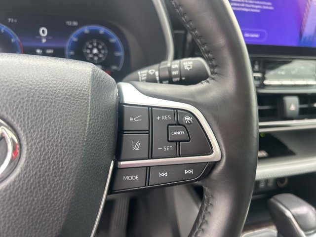 Used 2023 Toyota Highlander Limited image 20