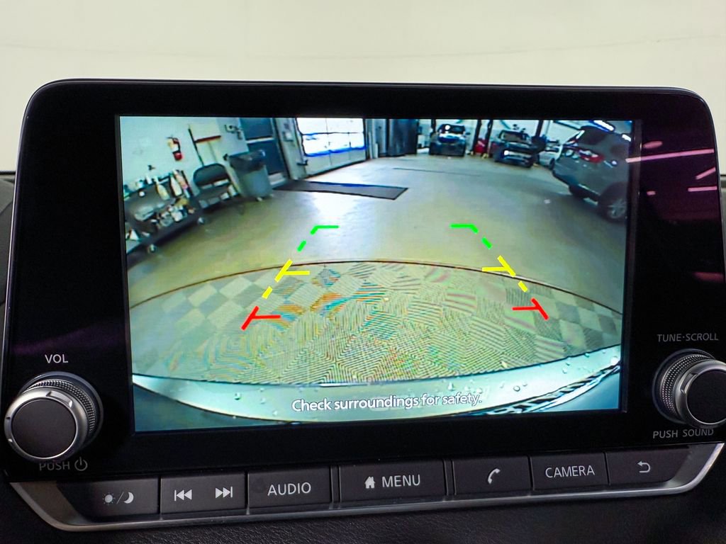 Certified 2025 Nissan Sentra SV image 17