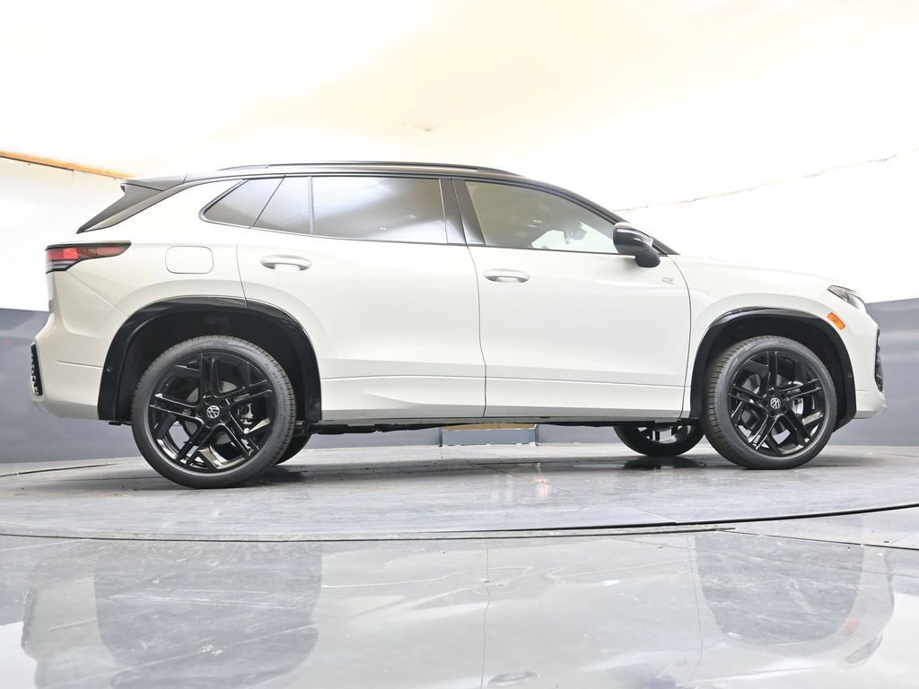 New 2026 Volkswagen Tiguan SE R-Line AWD/4WD image 34