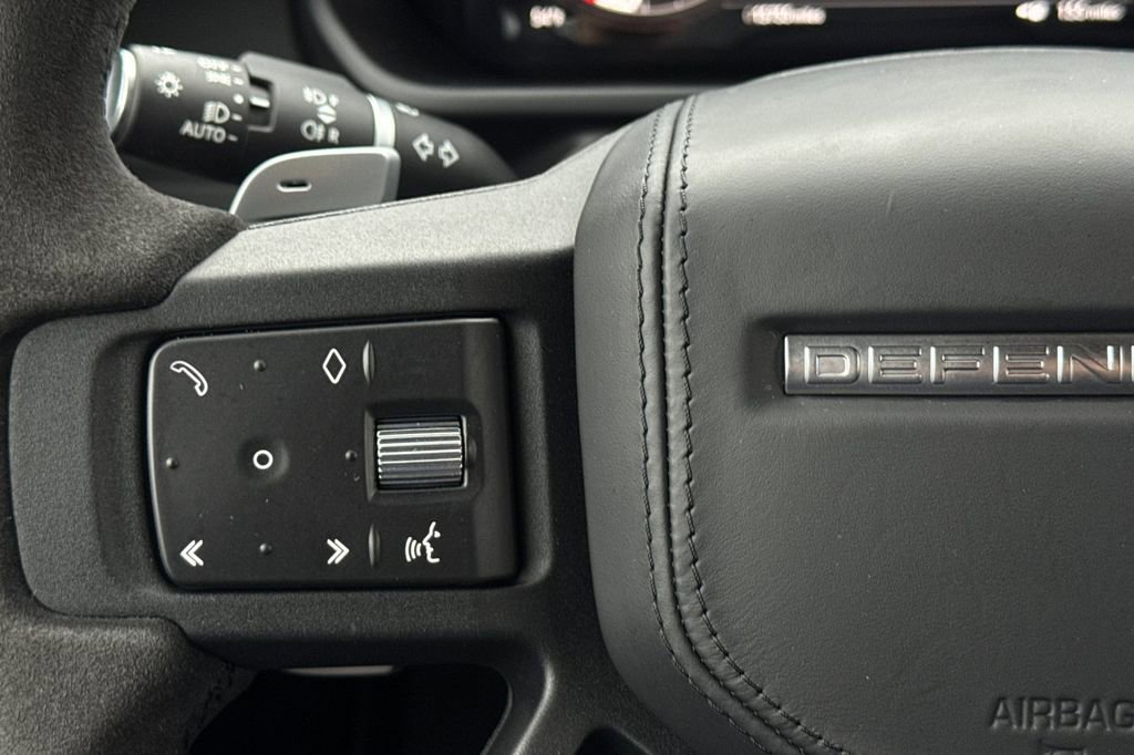 Used 2023 Land Rover Defender 90 V8 image 29