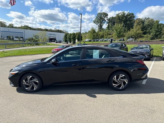 Certified 2024 Hyundai Elantra SEL w/ Convenience Package FWD image 4