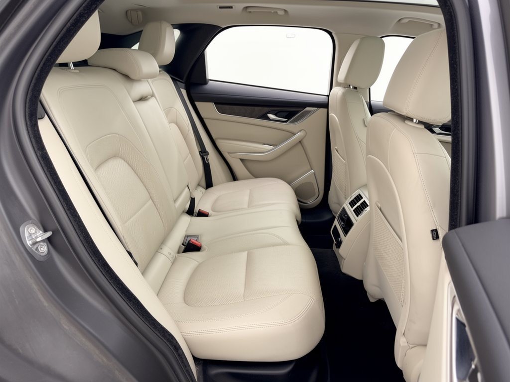 Used 2023 Jaguar F-PACE S AWD/4WD image 29
