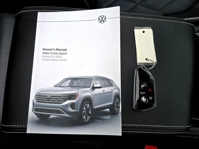 Used 2024 Volkswagen Atlas Cross Sport SEL Premium R-Line image 41