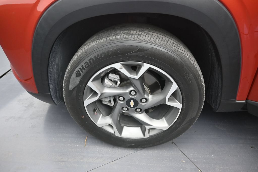 Used 2024 Chevrolet Trax LT w/ Driver Confidence Package FWD image 9