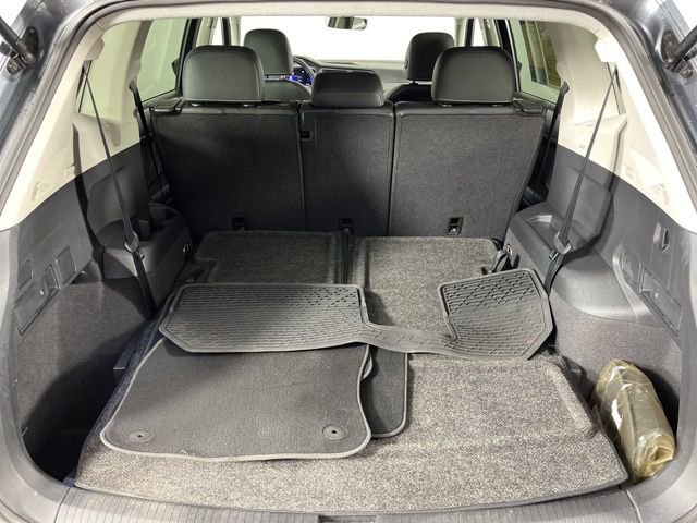 Used 2023 Volkswagen Tiguan SE image 52